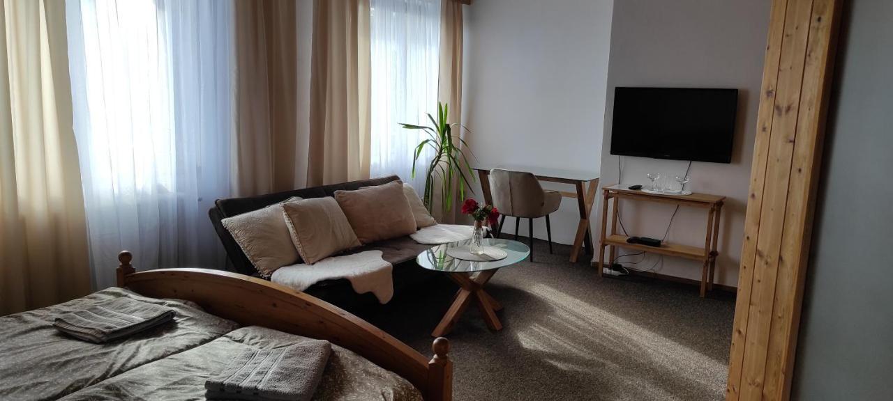 Hotel U Certa Čerčany Zewnętrze zdjęcie