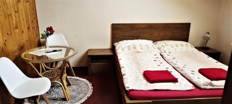 Hotel U Certa Čerčany Zewnętrze zdjęcie